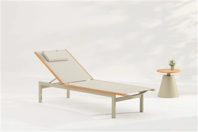 Breeze Outdoor Lounge Chair