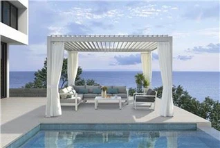 10x13 pergola med uttrekkbar baldakin